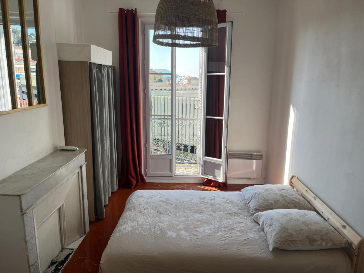Appartement Hyeres - Centre Ville 3 Chambres 6 Personnes 4Eme Etage Escalier - Sebastien Claire Exterior foto