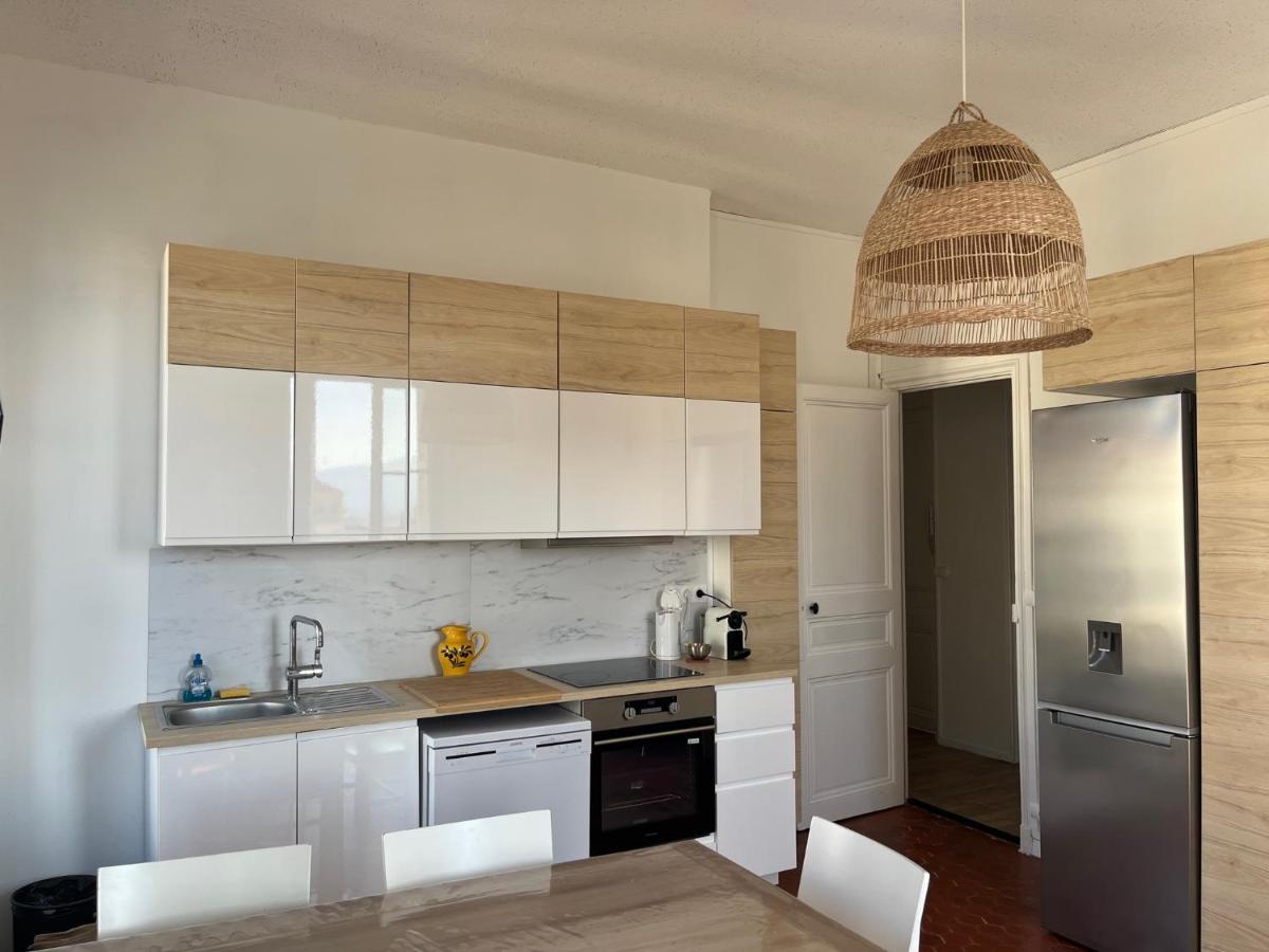 Appartement Hyeres - Centre Ville 3 Chambres 6 Personnes 4Eme Etage Escalier - Sebastien Claire Exterior foto