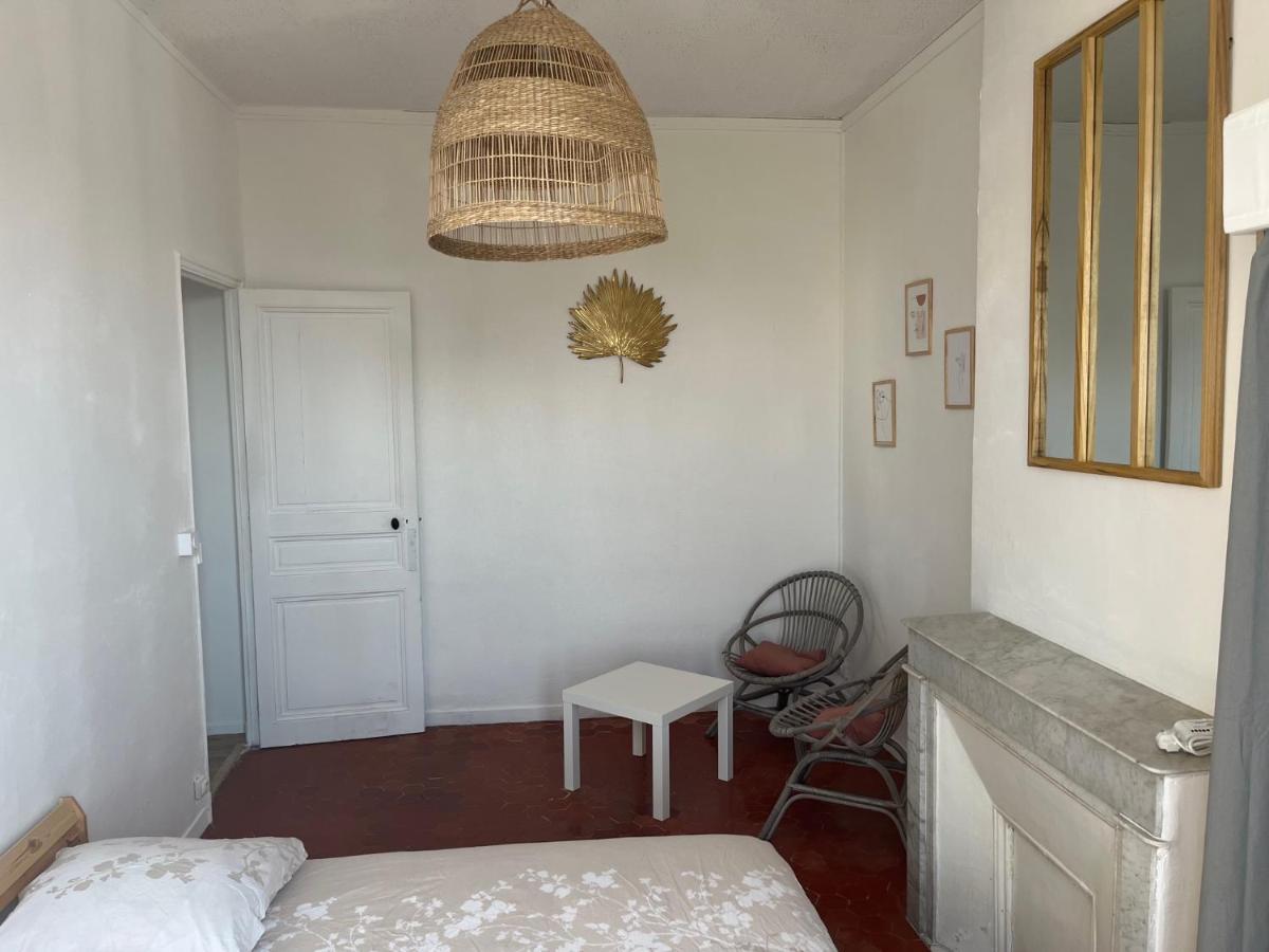 Appartement Hyeres - Centre Ville 3 Chambres 6 Personnes 4Eme Etage Escalier - Sebastien Claire Exterior foto