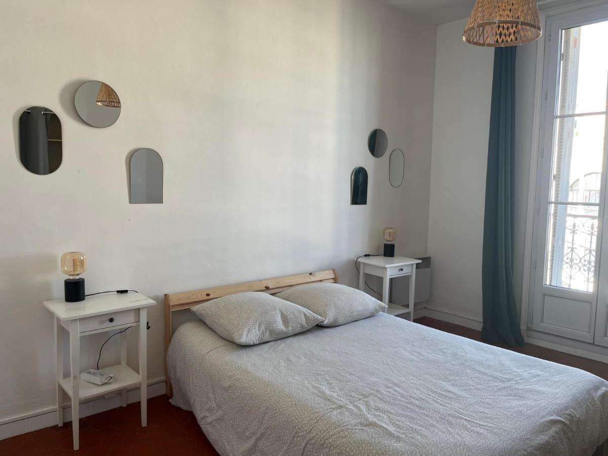 Appartement Hyeres - Centre Ville 3 Chambres 6 Personnes 4Eme Etage Escalier - Sebastien Claire Exterior foto