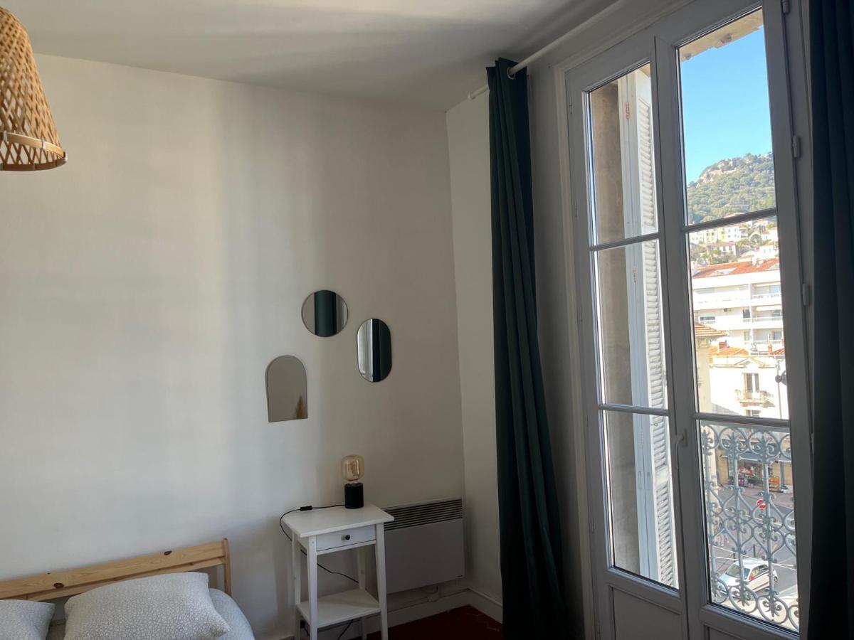 Appartement Hyeres - Centre Ville 3 Chambres 6 Personnes 4Eme Etage Escalier - Sebastien Claire Exterior foto